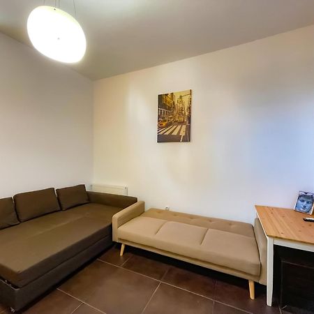 Cool Flat In The Heart Of Bucharest'S Fun And History Lejlighed Eksteriør billede
