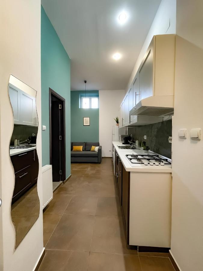 Cool Flat In The Heart Of Bucharest'S Fun And History Lejlighed Eksteriør billede