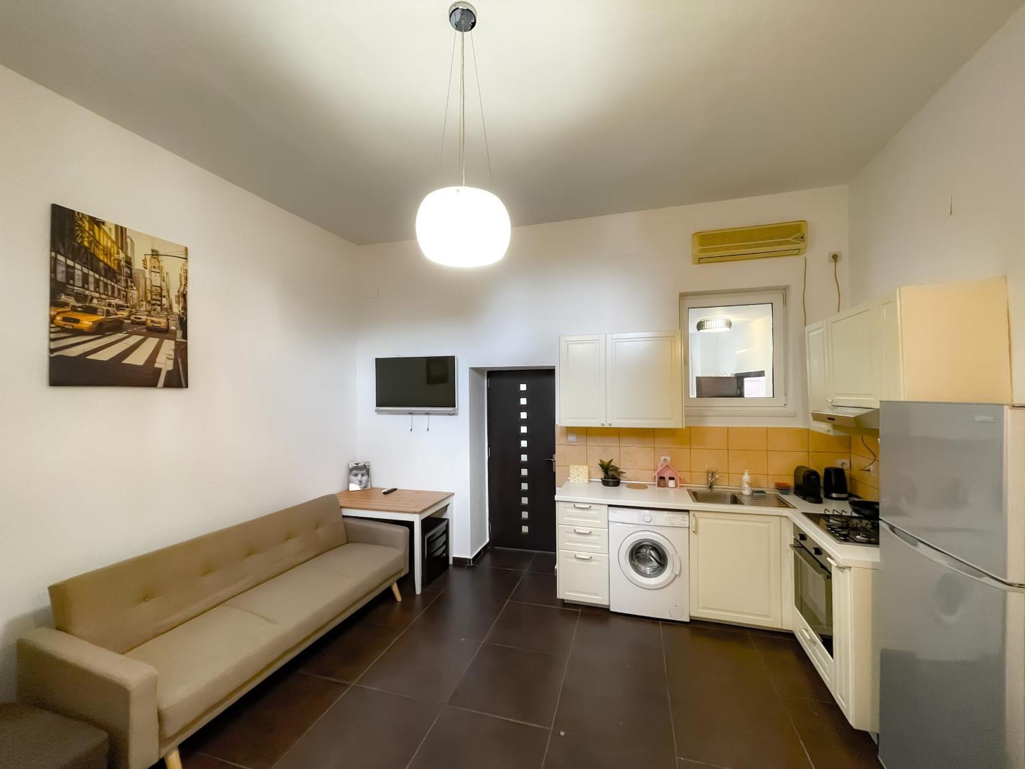 Cool Flat In The Heart Of Bucharest'S Fun And History Lejlighed Eksteriør billede