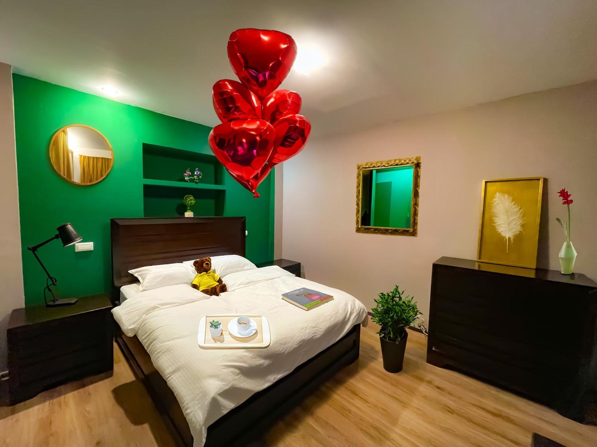Cool Flat In The Heart Of Bucharest'S Fun And History Lejlighed Eksteriør billede